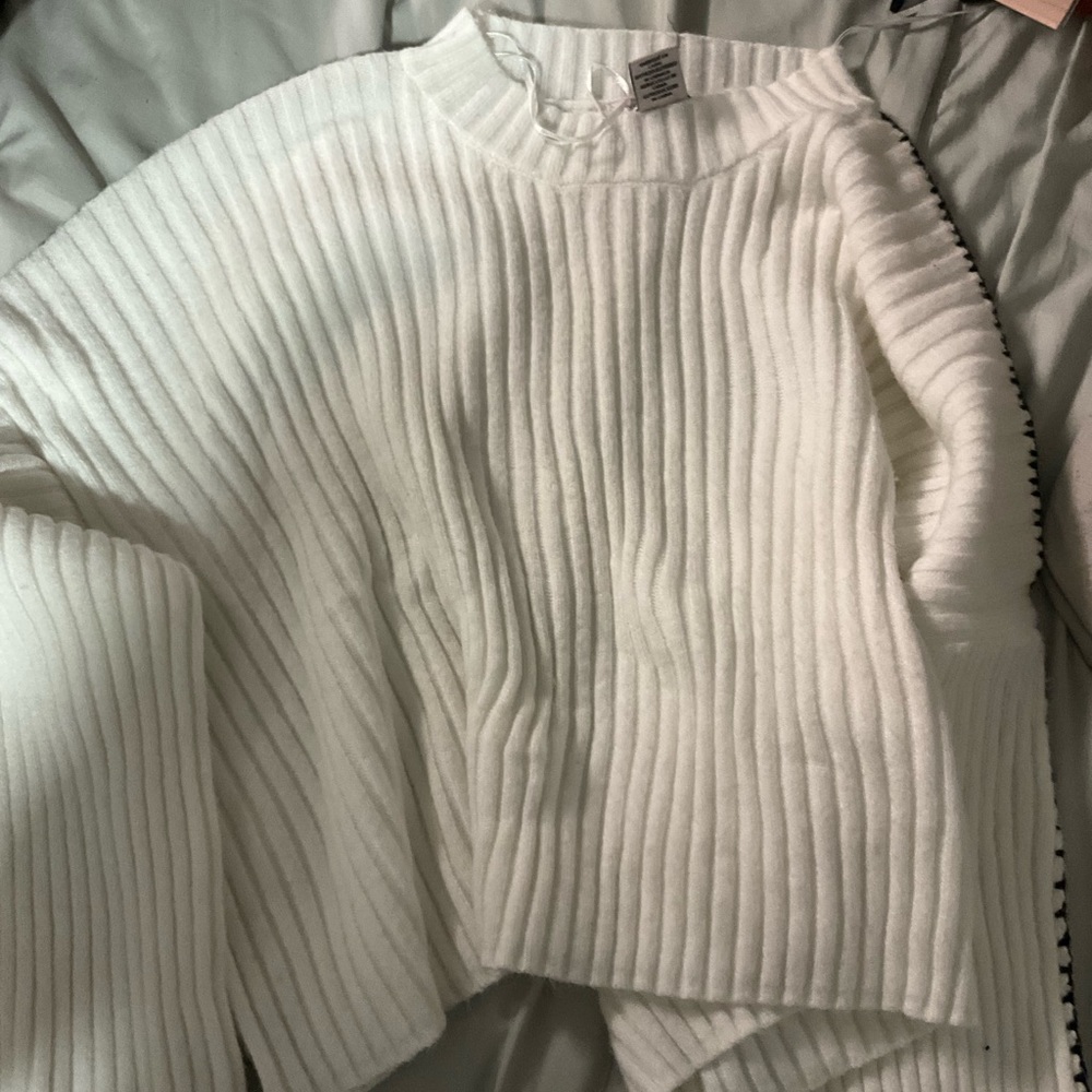 White with black stitch knit sweater